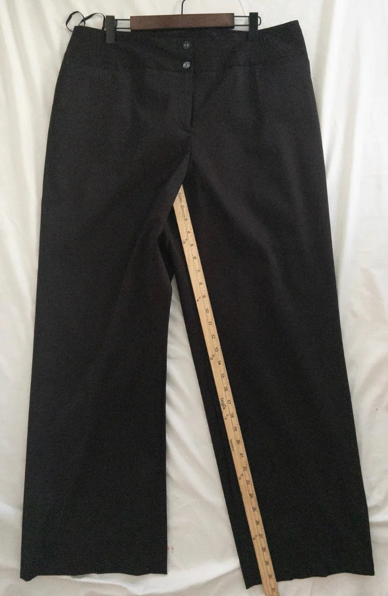 Jones New York Collection — Tailored pants | Not every black pant earns the silence it commands · Sz 14