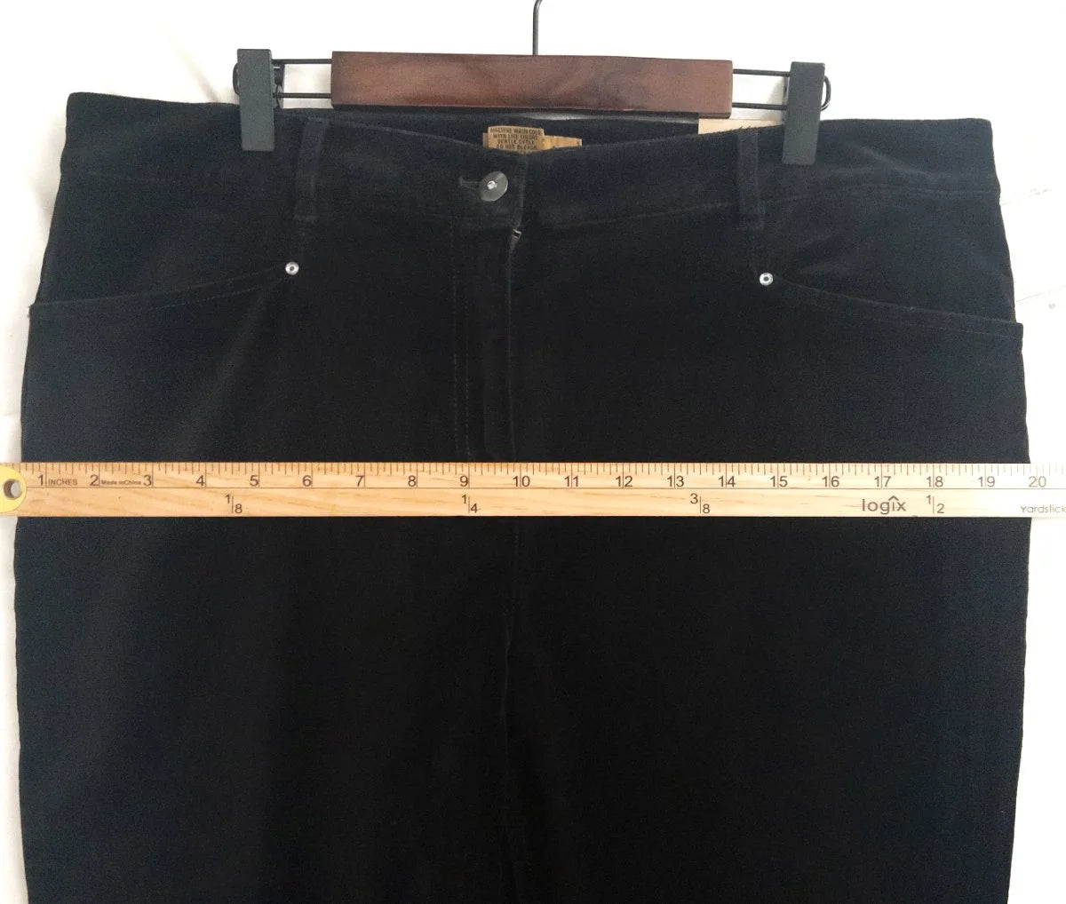 Peck & Peck Weekend — Tailored pants | Velvet has no business being this practical — and yet · Sz 16