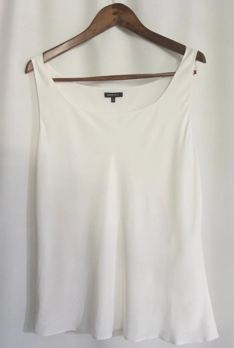 Lafayette 148 New York — Tank top | Not every white piece is quiet — this one chooses to be · Sz 14