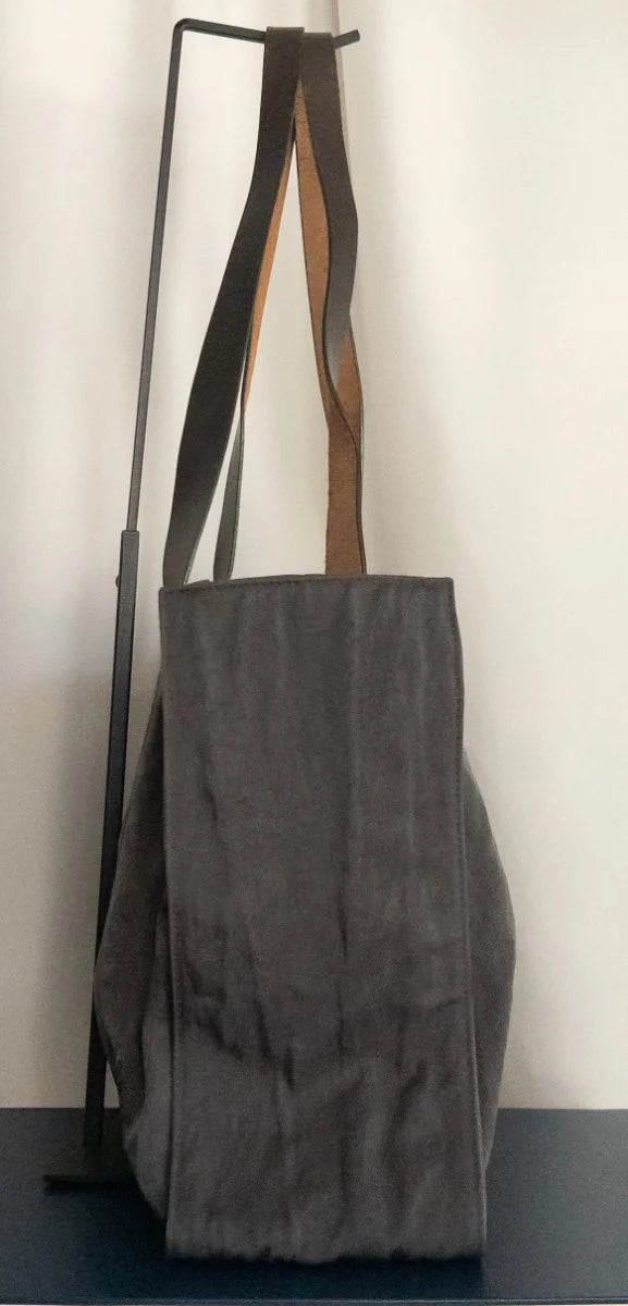 DKNY - Bag - Not visible on exterior canvas body with leather handles - Sz OS - Curuva Side