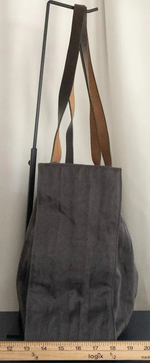 DKNY - Bag - Not visible on exterior canvas body with leather handles - Sz OS - Curuva Depth