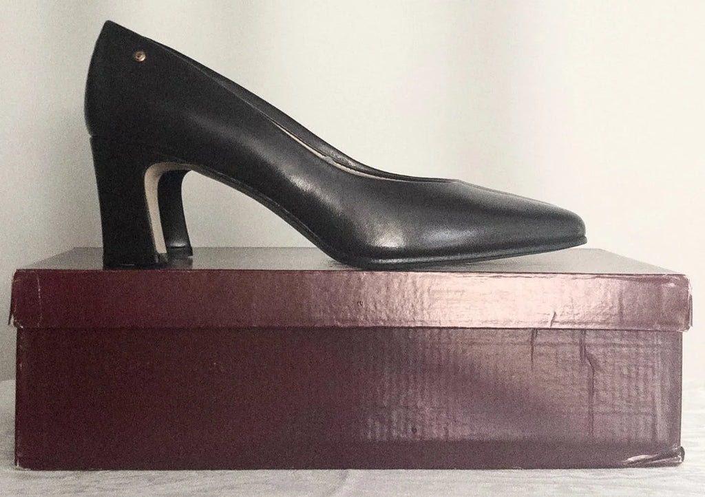 Etienne Aigner - Heels - All Leather Upper Man Made Sole - Sz 6 5M - Curuva Side