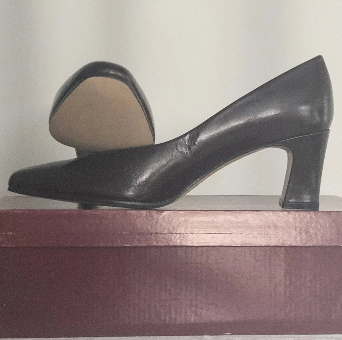 Etienne Aigner - Heels - All Leather Upper Man Made Sole - Sz 6 5M - Curuva Side in
