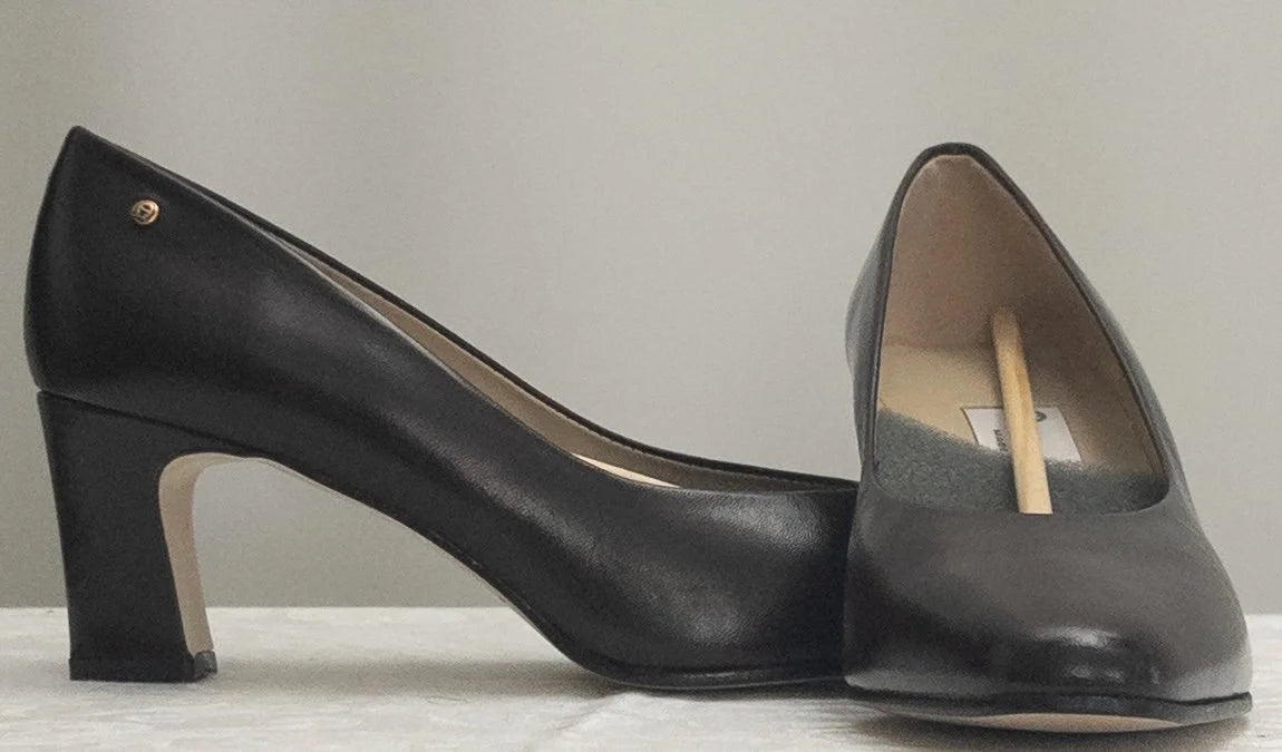 Etienne Aigner - Heels - All Leather Upper Man Made Sole - Sz 6 5M - Curuva