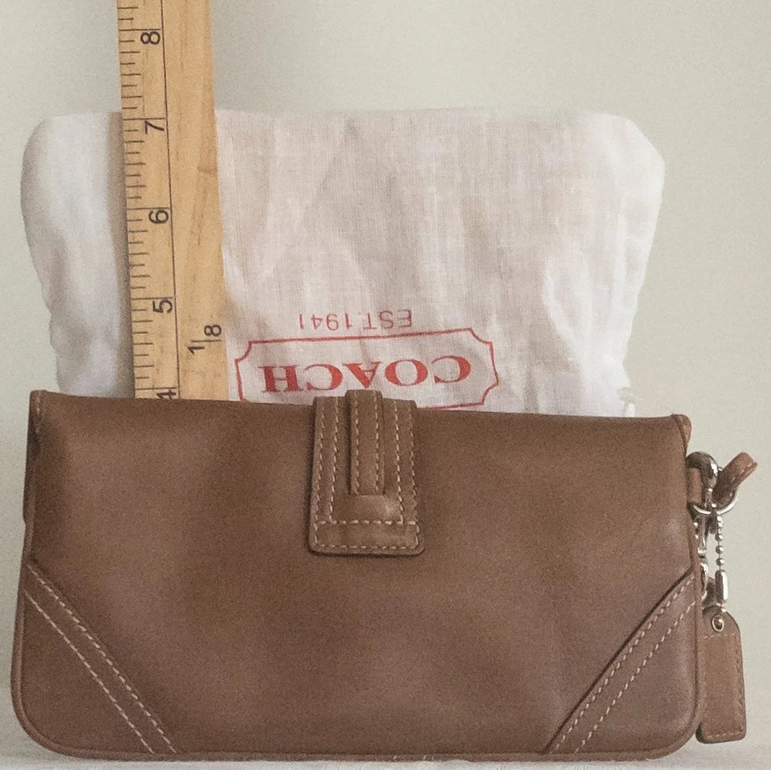 Coach - Wallet 1 4 - Leather exterior signature jacquard lining - Sz OS - Curuva Height