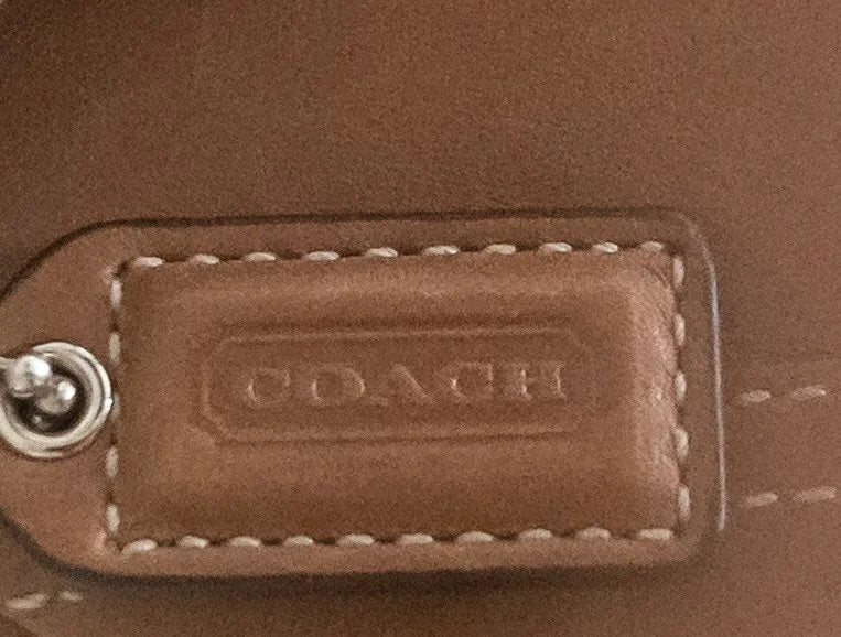 Coach - Wallet 1 4 - Leather exterior signature jacquard lining - Sz OS - Curuva Logo Label