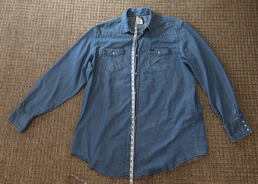 Wrangler — Denim Blouse | Snap-front workwear softened by time · Sz 2xt