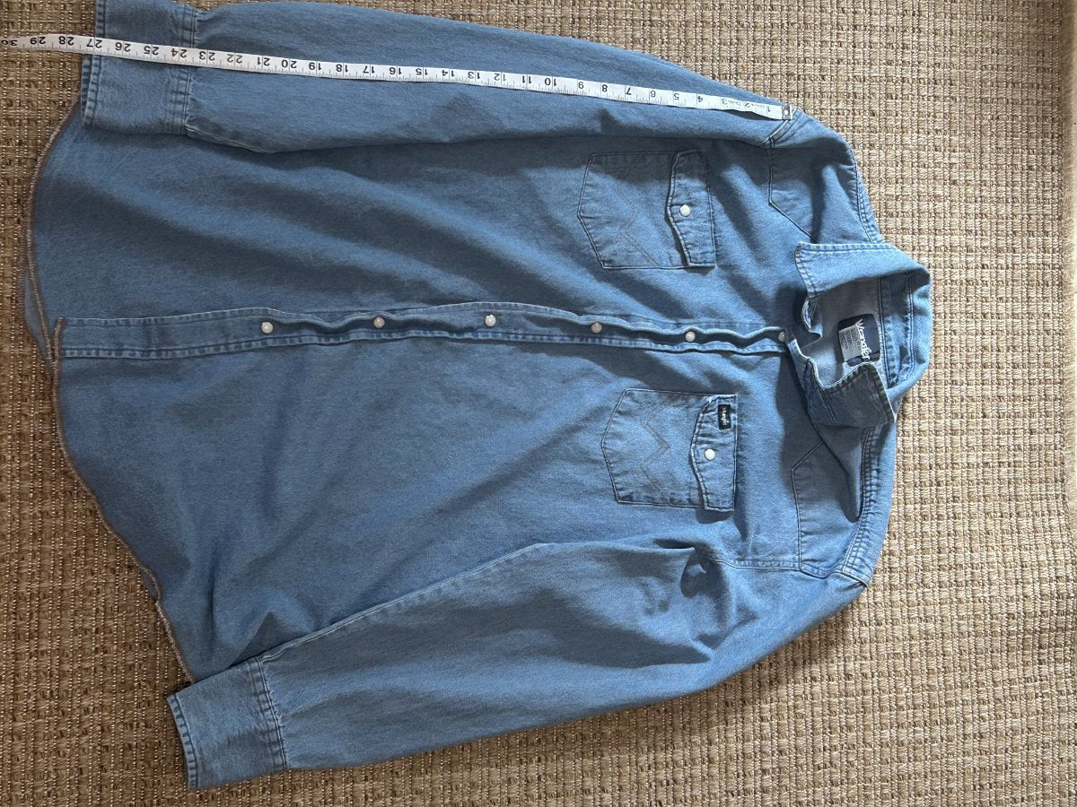 Wrangler — Denim Blouse | Snap-front workwear softened by time · Sz 2xt
