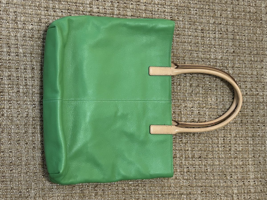 Claudia Ciuti — Structured Tote | Kelly green leather with camel accents · Sz OS
