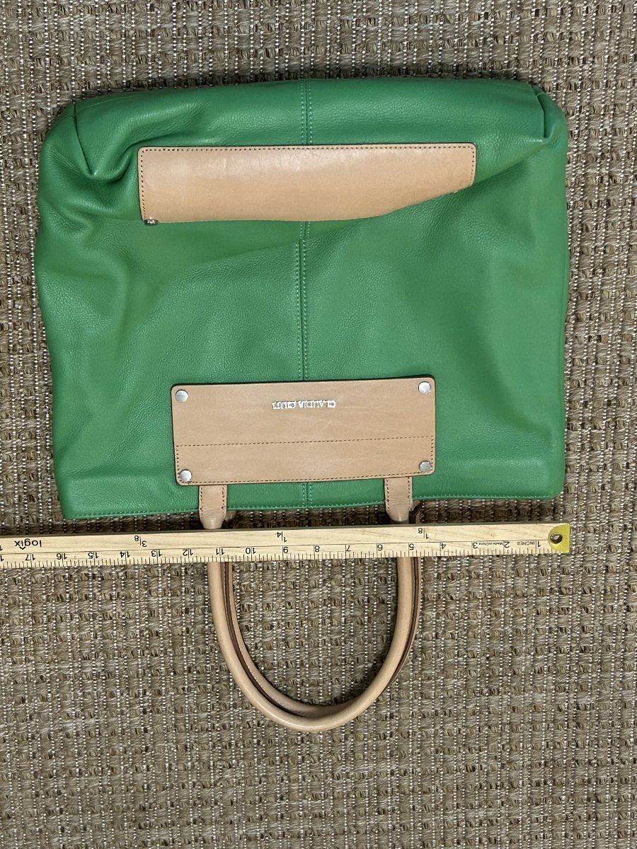 Claudia Ciuti — Structured Tote | Kelly green leather with camel accents · Sz OS