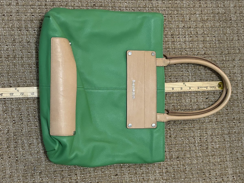Claudia Ciuti — Structured Tote | Kelly green leather with camel accents · Sz OS