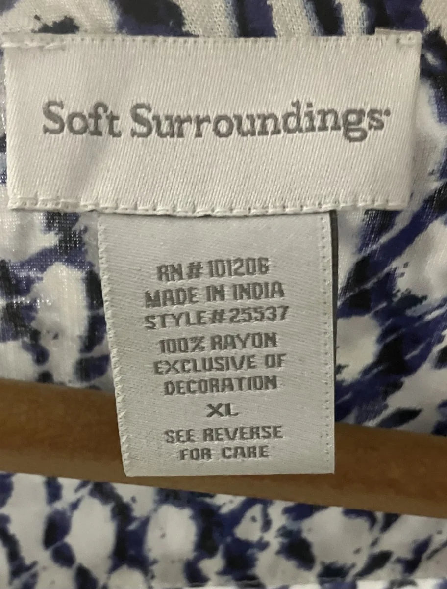 Soft Surroundings — Blouse | The print moves. The chain stays. So do you. · Sz XL
